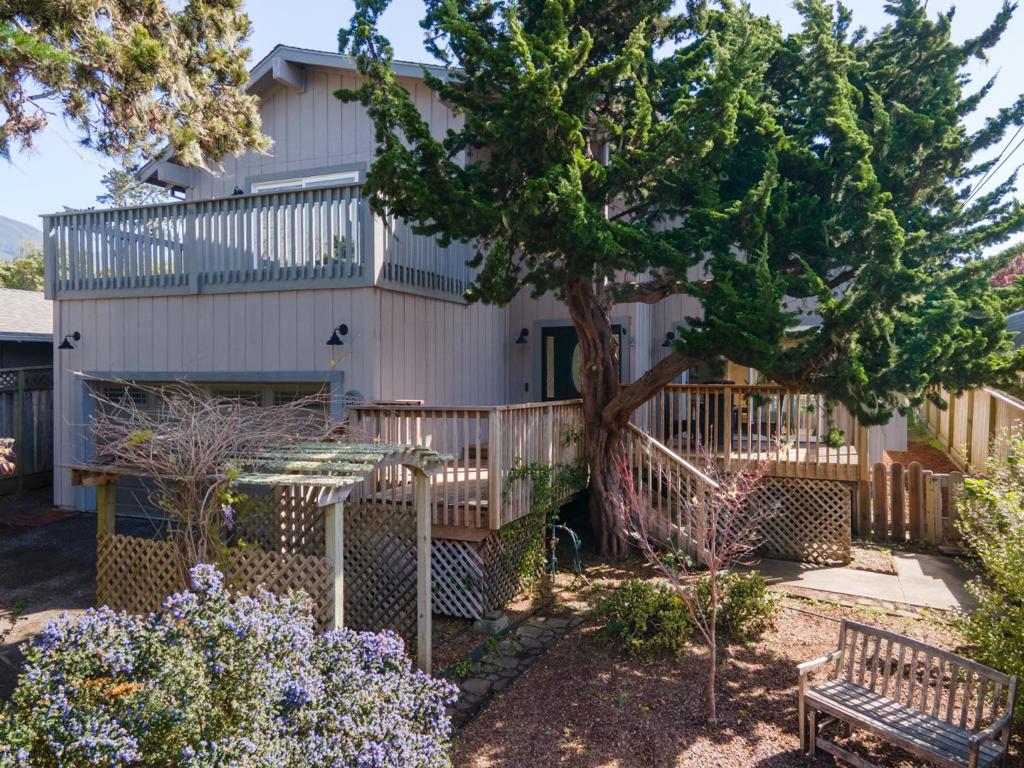 1129 Acacia Street