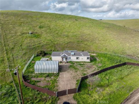 Photo of 4780 Rolling Hills Way, Paso Robles, CA 93446 (MLS # NS26038900)