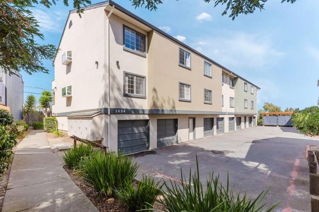 1024 San Luis Circle 722