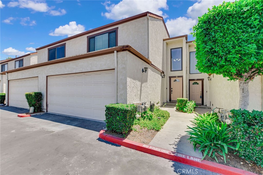 821 S Cerritos Avenue 18