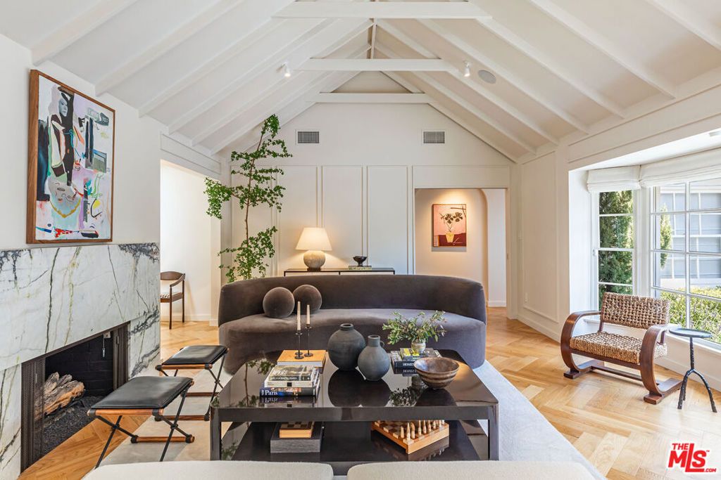 Photo of 1437 Belfast Drive, Los Angeles, CA 90069 (MLS # 25590241)