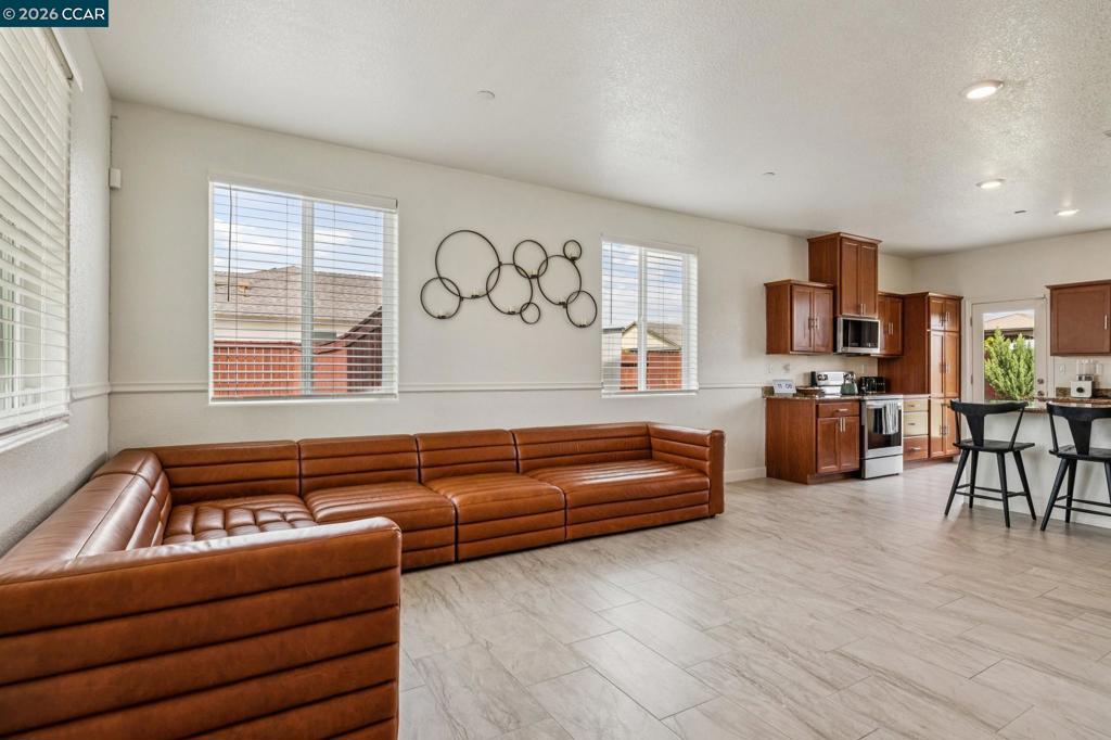 4748 Beacon Way