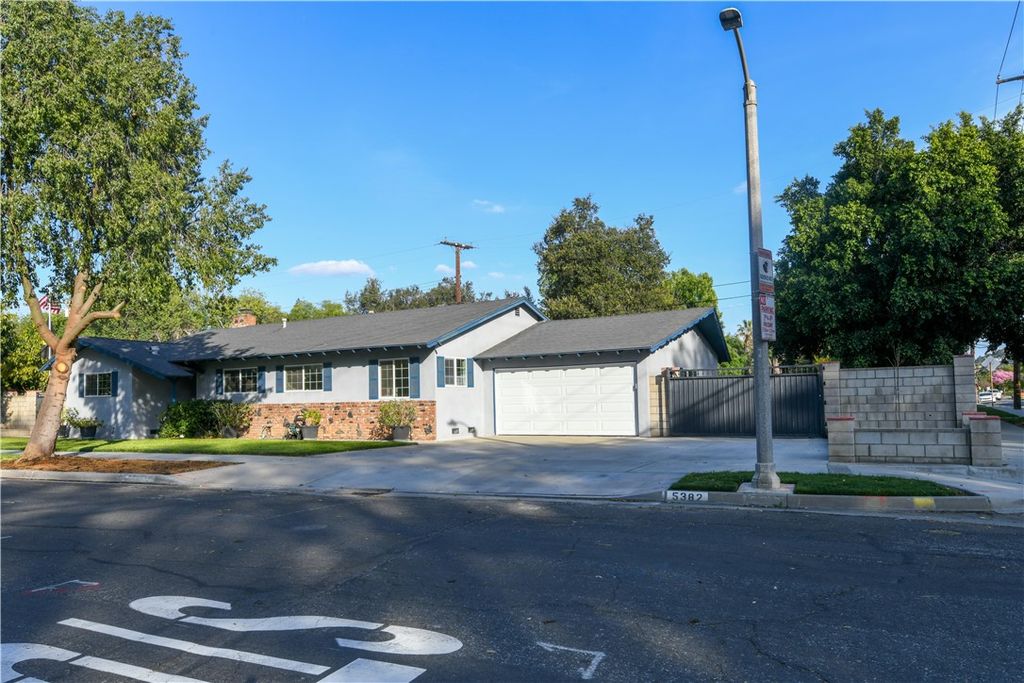 Photo of 5382 Tower Rd, Riverside, CA 92506 (MLS # IV26053654)