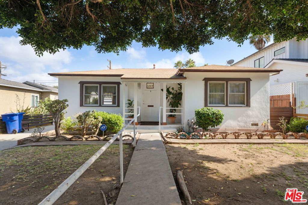 Build the Home You Always Envisioned in Sunset Park Santa Monica! 3 Bedrooms + 2 Baths with approx. 1134 sqft and this property encompasses 5,109 square feet. A compelling investment opportunity and ideal for a strategic renovation. Sunset Park has a quiet residential feel, Easy access to the beach, downtown Santa Monica and freeways, Located in the sought after Santa Monica School District. Close to Ocean Park Blvd which is a central hub with variety of cafes, restaurants, boutique shops and fitness studios