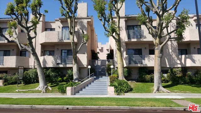 Well-maintained, pride of ownership apartments in a much sought-after area of Burbank. Eight 2-bedroom, two bath townhouses, eight 2-bedroom 2 bath, and eight 1-bedroom 1 bath. Built in 1989, all units have fireplace, central air, dishwasher, microwave and balcony. Individual water heaters. Tenant pays for electricity and gas. Owner owned and operated washers and dryers. Inspection of units upon signing of acceptable offer. Drive by only. Property sold as is. All units occupied. Current rents under market. Projected total income is on the conservative side. Full appraisal from April, 2017available upon request.