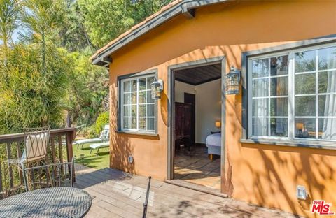 Photo of 8170 Gould Avenue, Los Angeles, CA 90046 (MLS # 26670711)