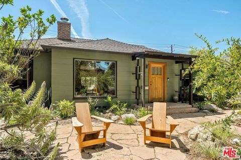 Photo of 3525 Mclaughlin Avenue, Los Angeles, CA 90066 (MLS # 26827303)