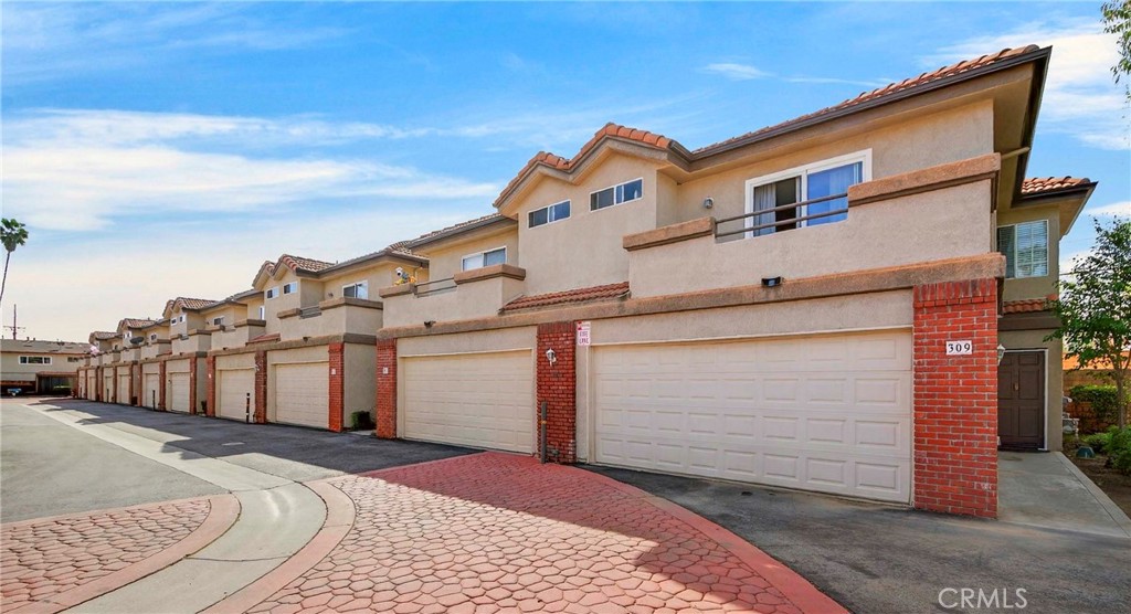 1215 N San Gabriel