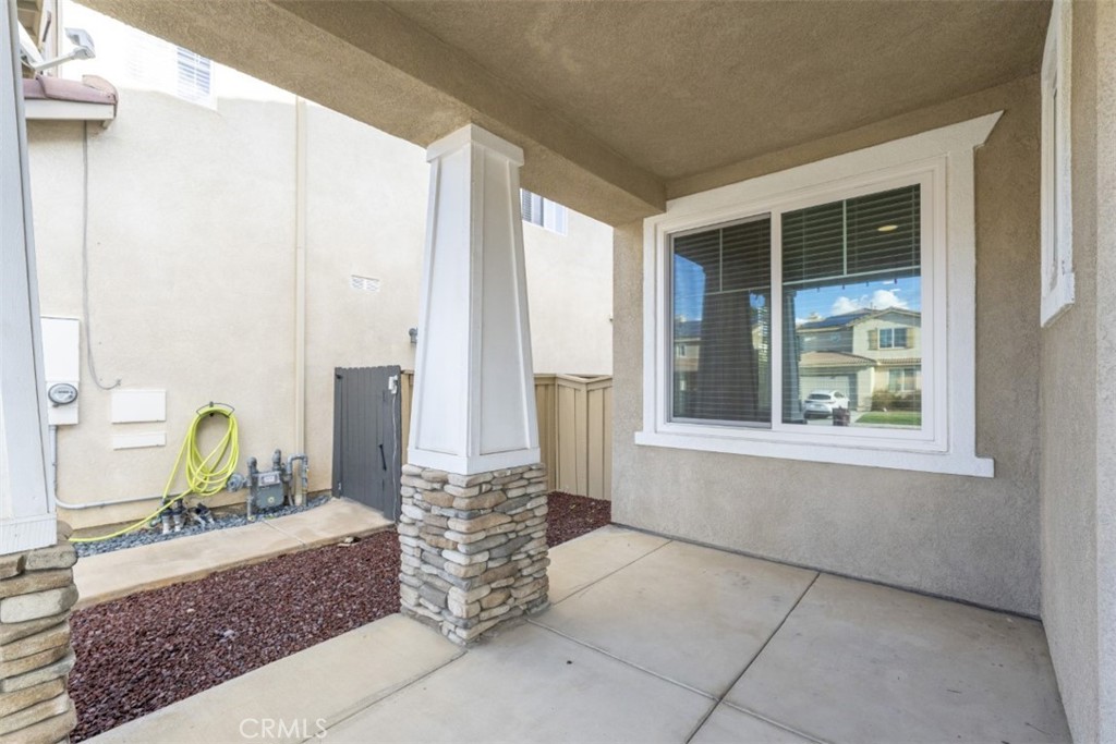 23871 cloverleaf Way