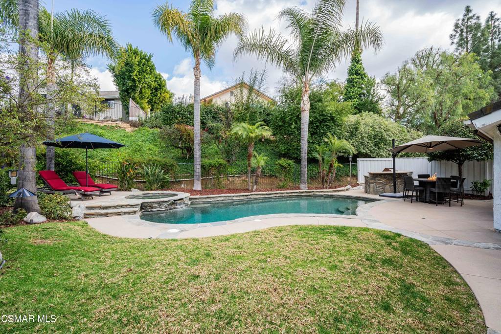 718 Oak Point Drive