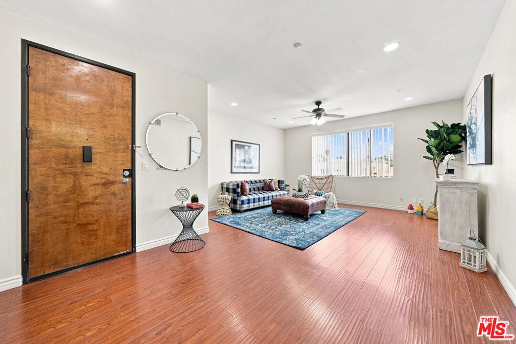 533 S St Andrews Place 318