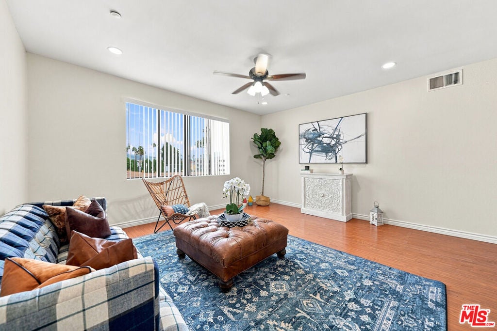 533 S St Andrews Place 318