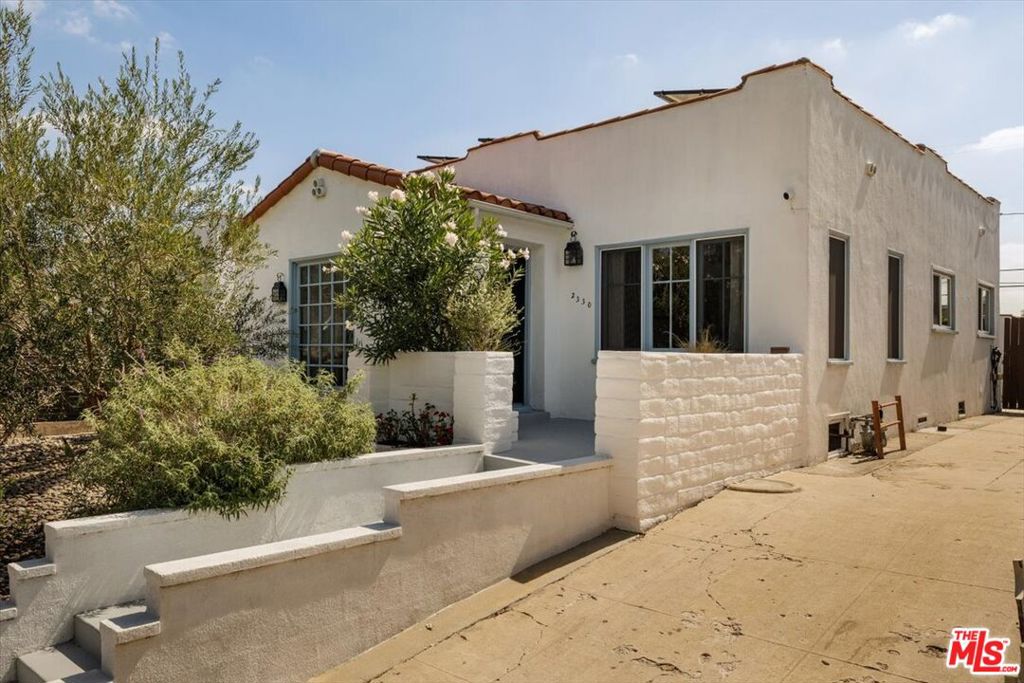 2330 Fernleaf Street
