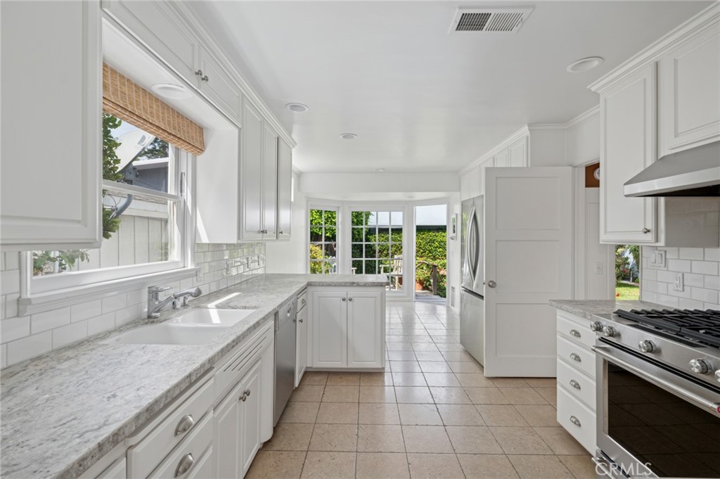 Corona del Mar North of PCH (CNHW) - Residential Lease