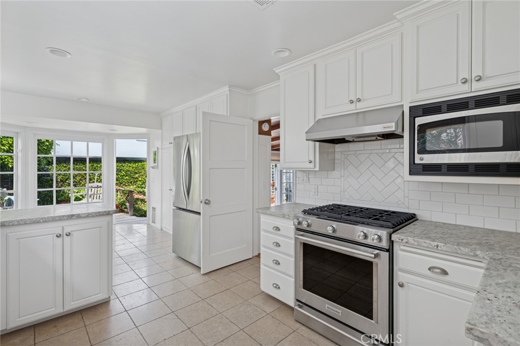 Corona del Mar North of PCH (CNHW) - Residential Lease
