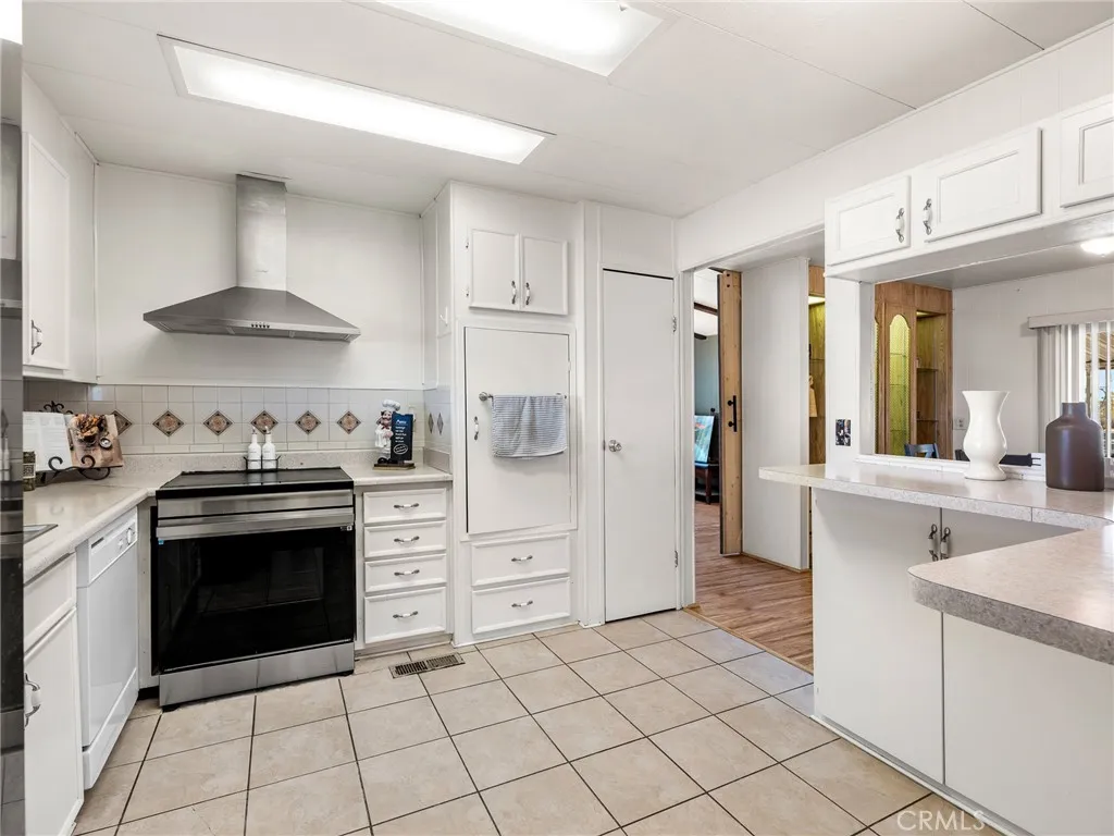 Victorville, California 92395, United States, 3 Bedrooms Bedrooms, ,2 BathroomsBathrooms,Residential,Active,239447