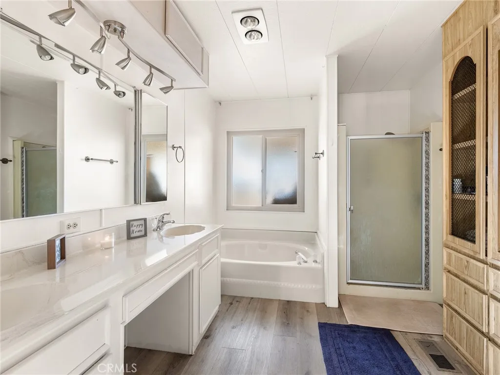 Victorville, California 92395, United States, 3 Bedrooms Bedrooms, ,2 BathroomsBathrooms,Residential,Active,239447