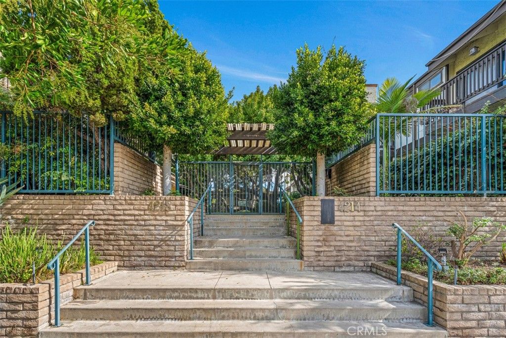 Photo of 4218 Troost #20, Studio City, CA 91604 (MLS # OC26033232)