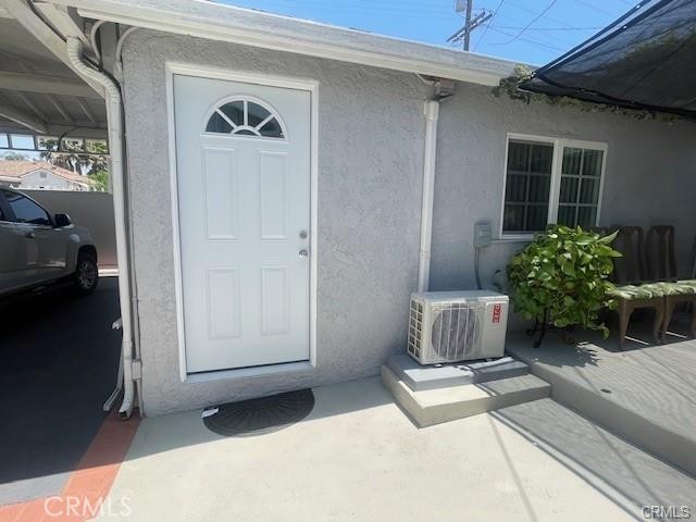 New ADU for Rent – Reseda
Discover this newly built ADU in the heart of Reseda, located in a quiet and friendly neighborhood. This private unit offers everything you need for comfortable living, including:
Fully equipped kitchen with refrigerator
Air conditioning for year-round comfort
Spacious full-size bathroom
Private entrance for added privacy
Dedicated carport parking
Perfectly situated near shopping, dining, and easy access to major freeways.