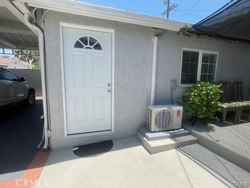 New ADU for Rent – Reseda



Discover this newly built ADU in the heart of Reseda, located in a quiet and friendly neighborhood. This private unit offers everything you need for comfortable living, including:



Fully equipped kitchen with refrigerator



Air conditioning for year-round comfort



Spacious full-size bathroom



Private entrance for added privacy



Dedicated carport parking



Perfectly situated near shopping, dining, and easy access to major freeways.
