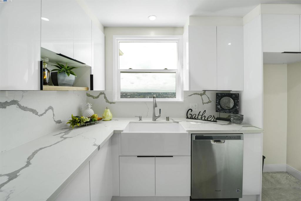 FAIRMONT TERRACE - Residential