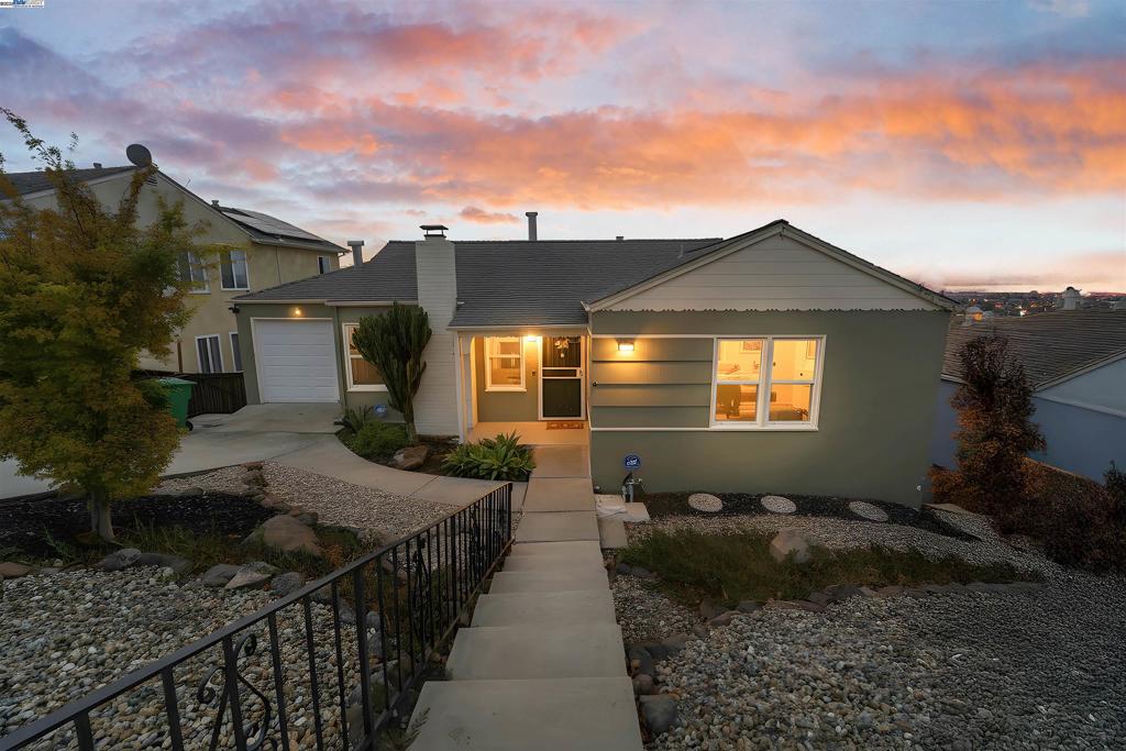 FAIRMONT TERRACE - Residential
