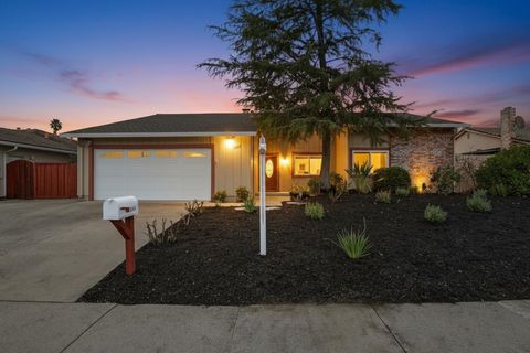 Photo of 3211 3211 De Anza Pl Pl, San Ramon, CA 94583 (MLS # 41124405)