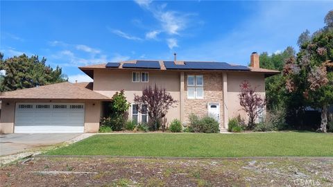 Photo of 1320 W Fern Ave, Redlands, CA 92373 (MLS # PW26072623)