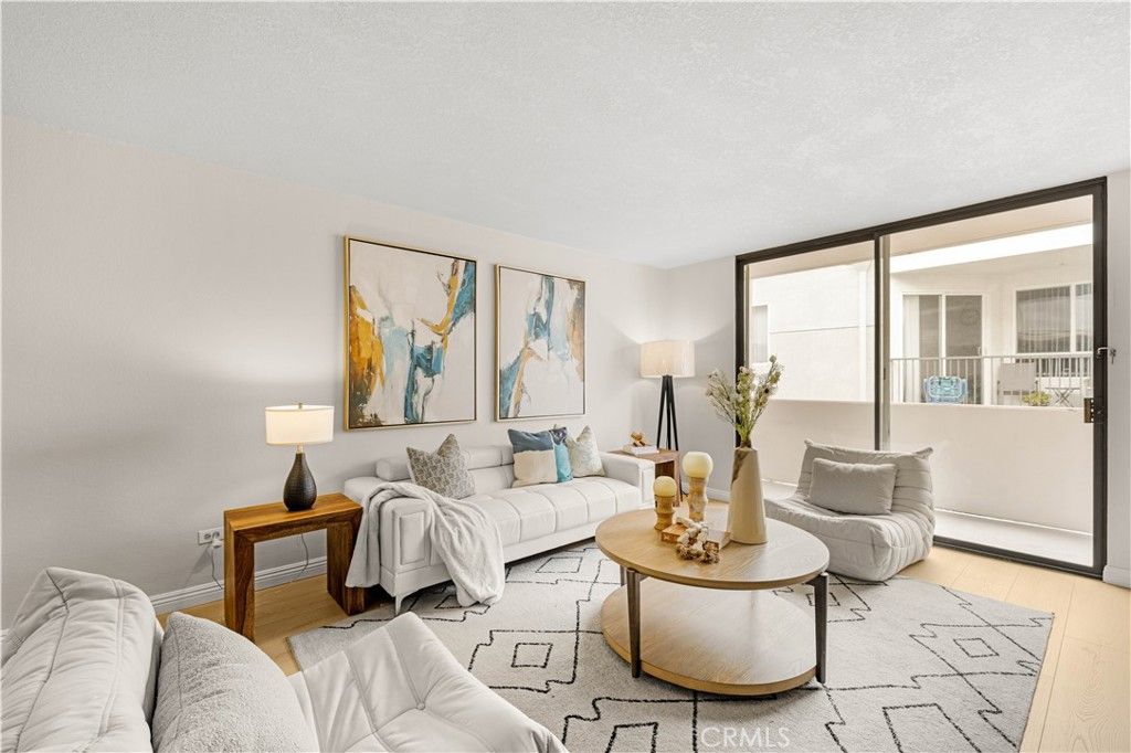 Photo of 421 S La Fayette Park Place #624, Los Angeles, CA 90057 (MLS # TR25249309)