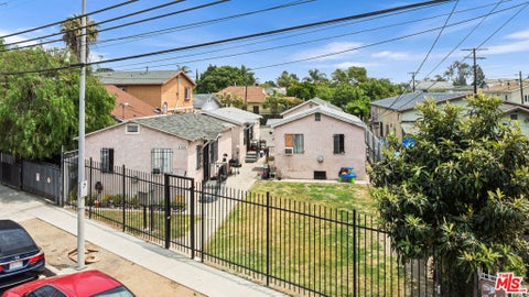 Photo of 4106 S San Pedro Street, Los Angeles, CA 90011 (MLS # 26856069)
