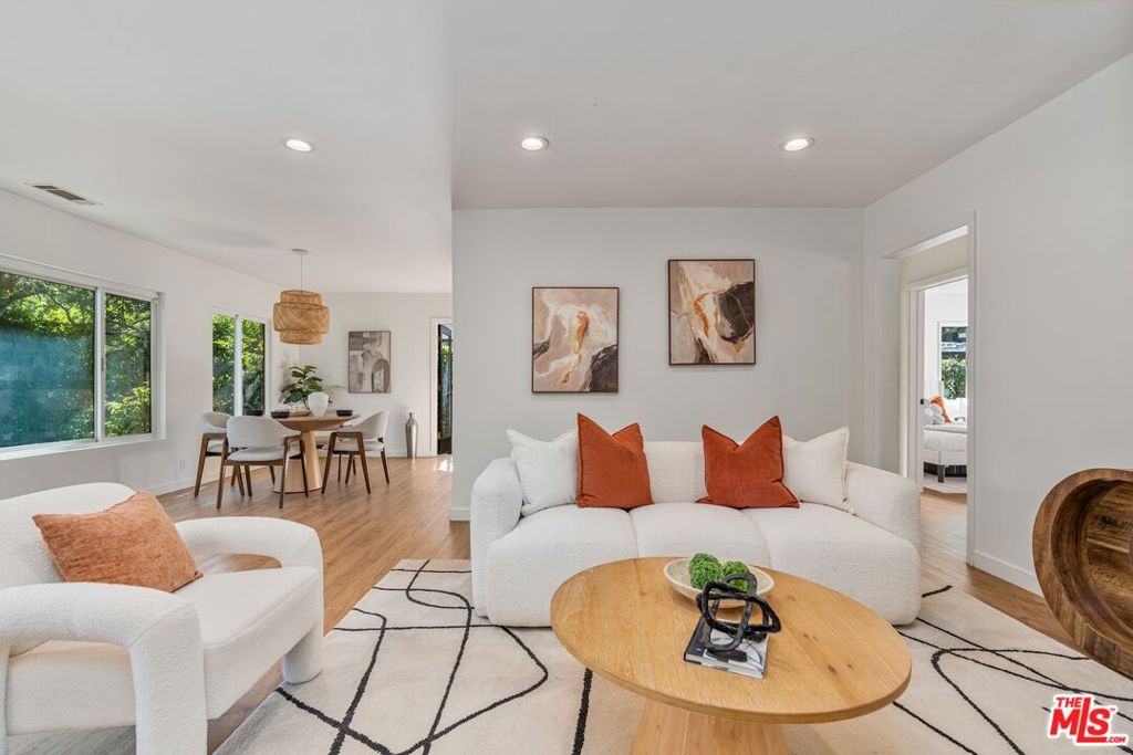 Photo of 3917 Beethoven Street, Los Angeles, CA 90066 (MLS # 26102805)