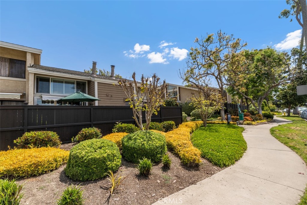 26 Lakepines