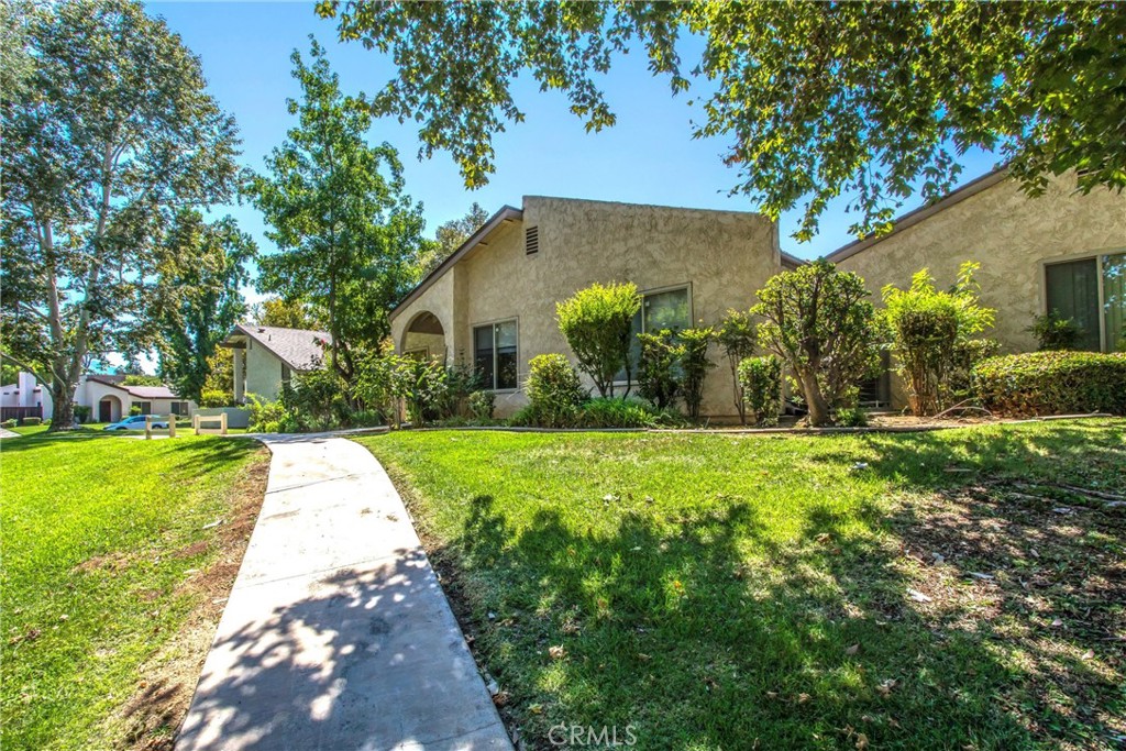 977 Ardmore Circle