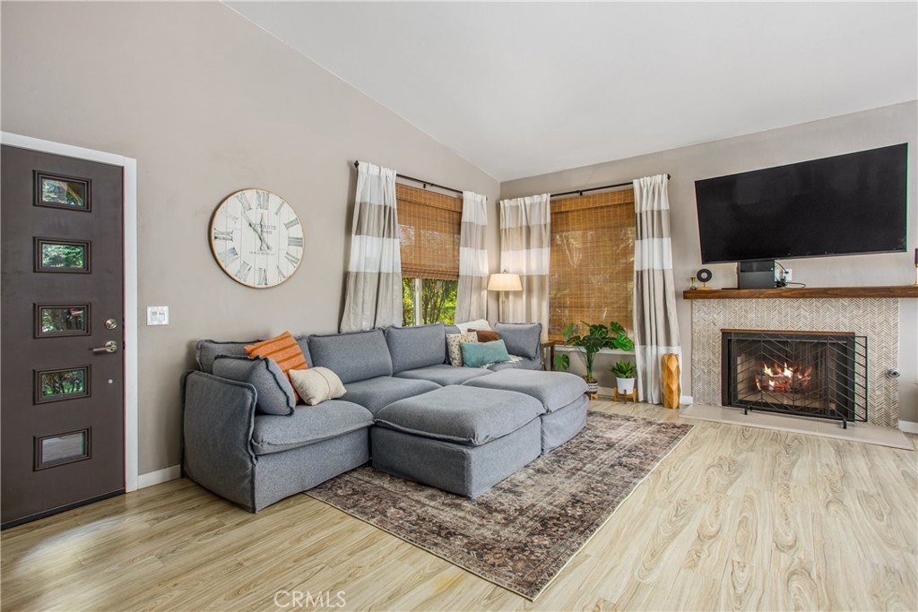 977 Ardmore Circle