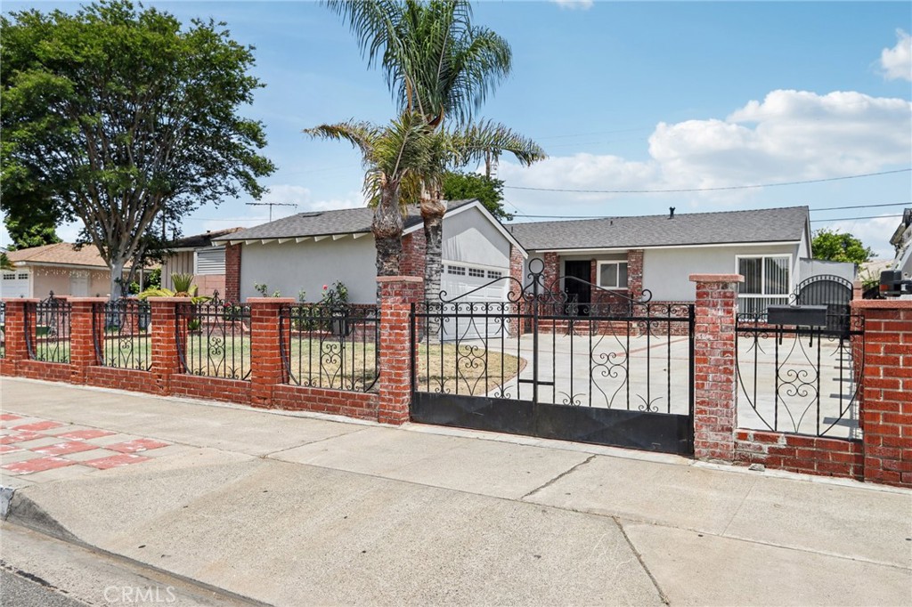 1304 N Devonshire Road