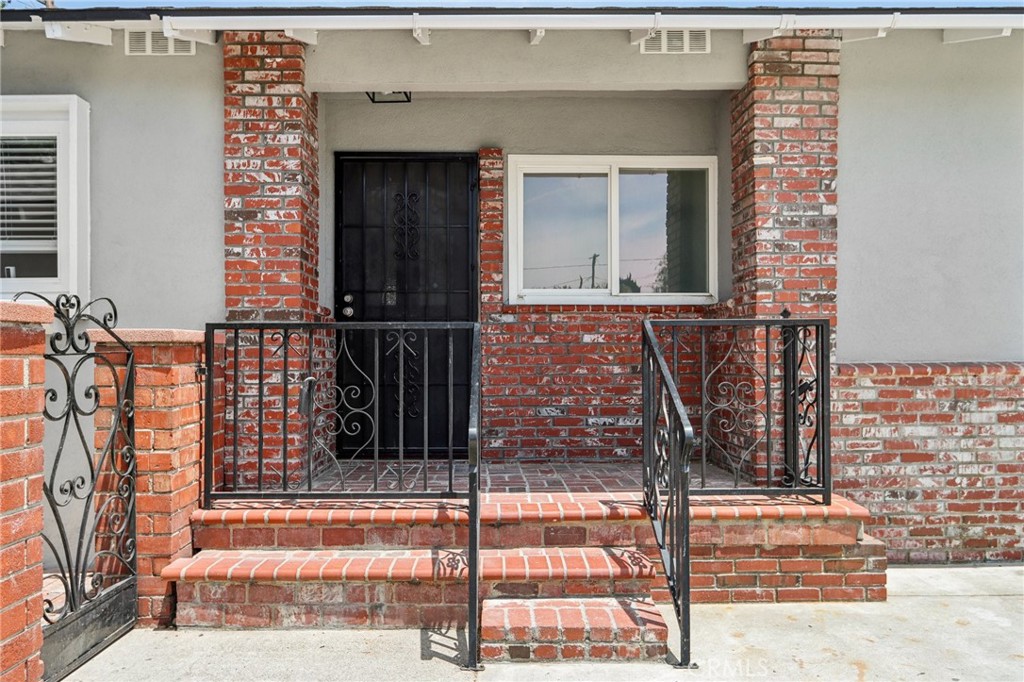 1304 N Devonshire Road