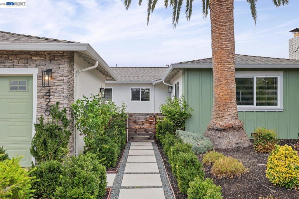 426 Falcon Way