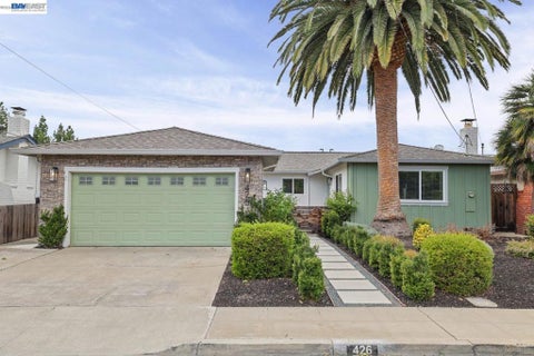 Photo of 426 Falcon Way, Livermore, CA 94551 (MLS # 41148735)