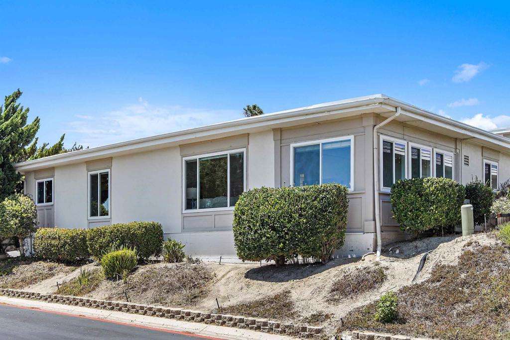 3747 Vista Campana South 103