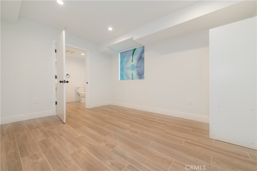 5652 La Mirada Avenue