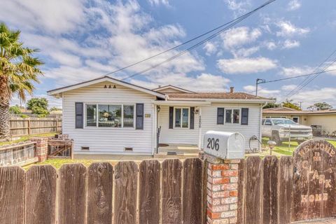 Photo of 206 Cornwall Street, Salinas, CA 93906 (MLS # ML82048839)