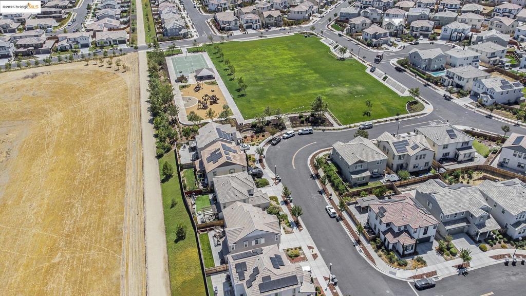 TRACY GARDENS - Residential