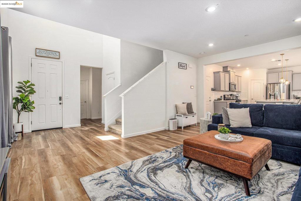 TRACY GARDENS - Residential