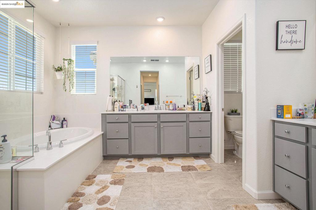 TRACY GARDENS - Residential