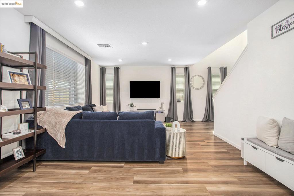 TRACY GARDENS - Residential