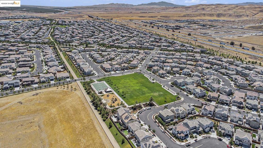 TRACY GARDENS - Residential