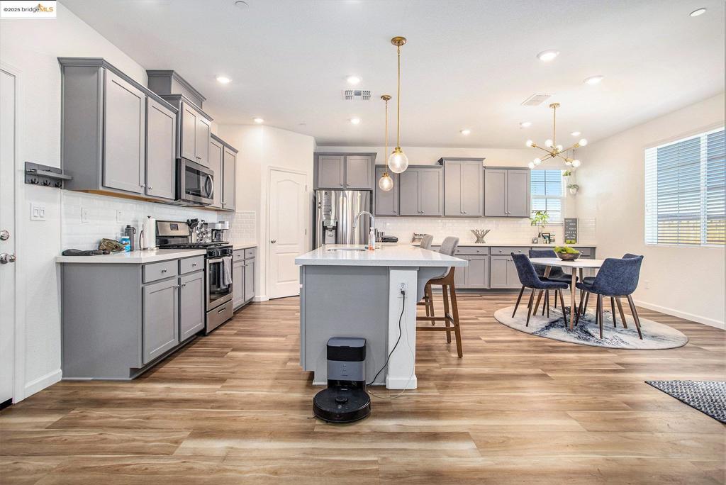 TRACY GARDENS - Residential