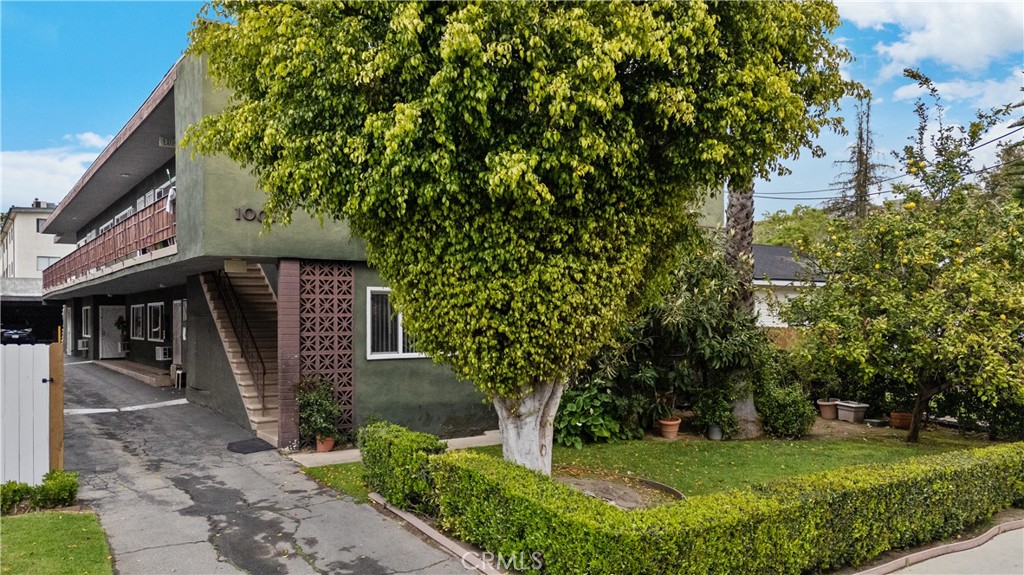 1001 E Acacia Avenue