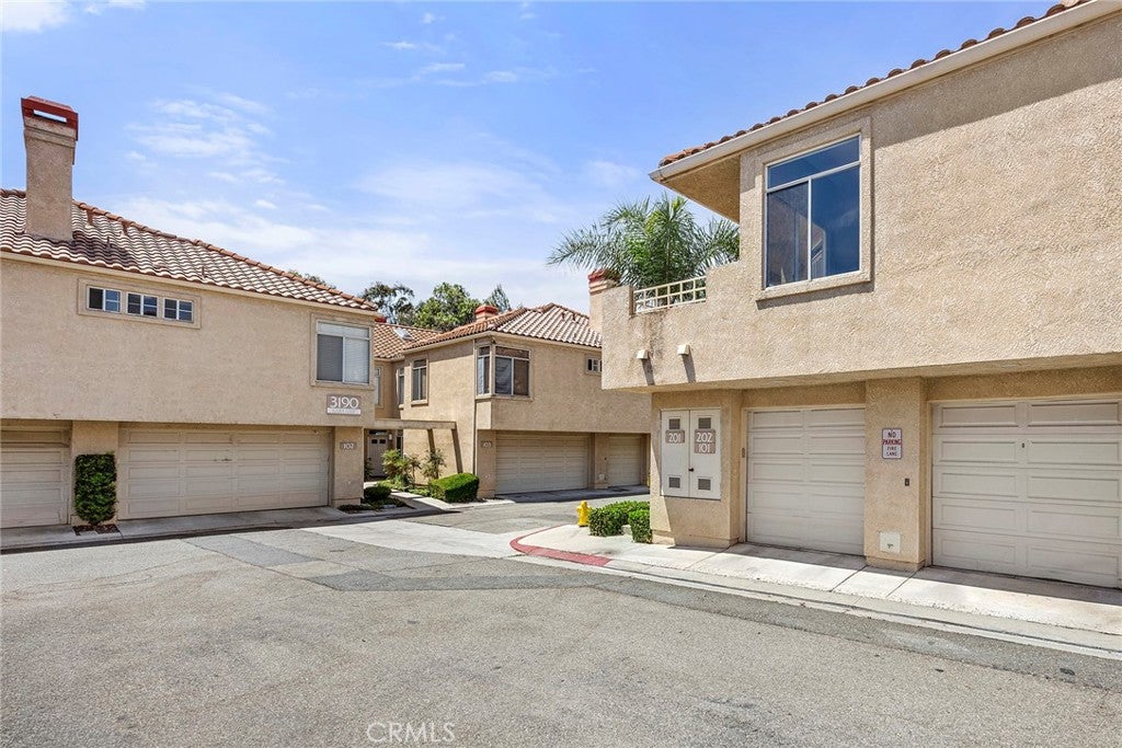 3195 Altura Court 201