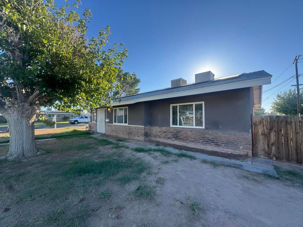 301 N Sola Avenue